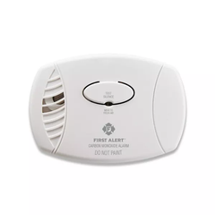 First Alert CO605 Plug-in Carbon Monoxide Detector with Battery Backup